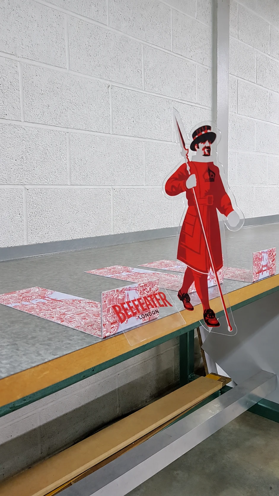 Beefeater — Acrylic POS elements