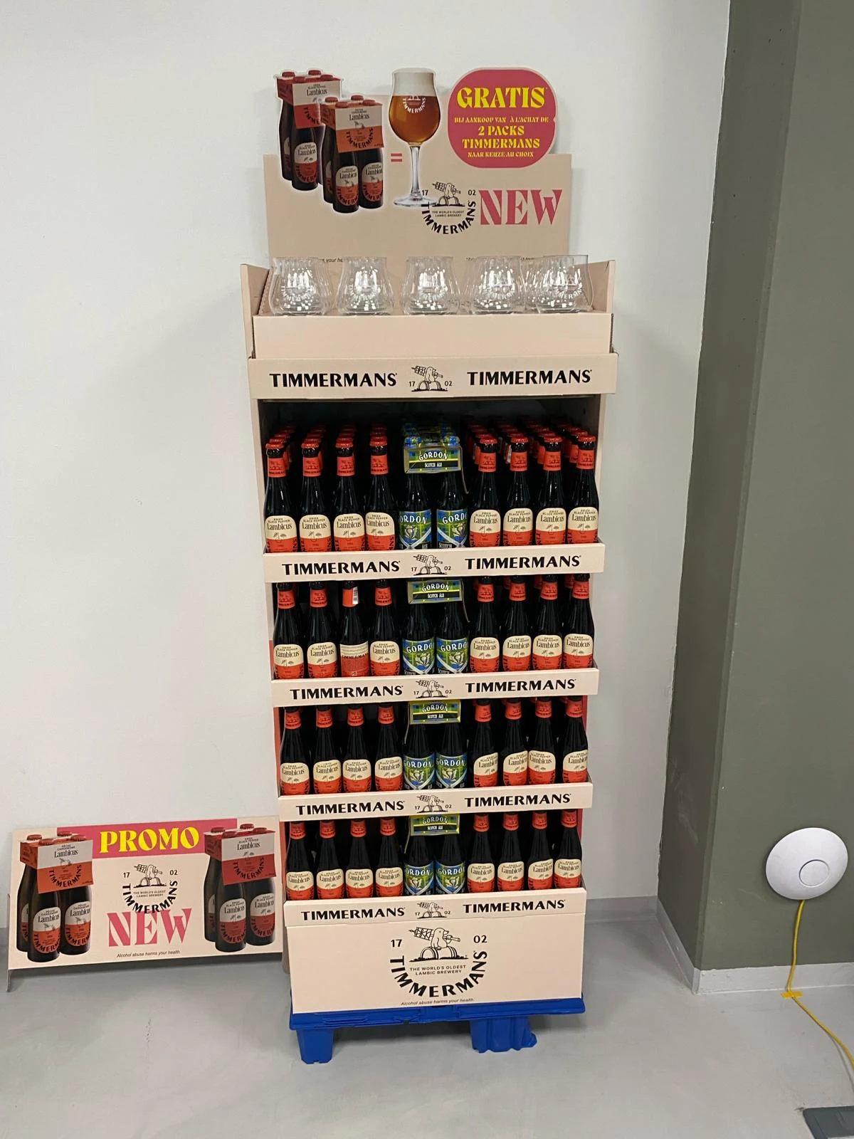 Timmermans — Complete display with glass tray