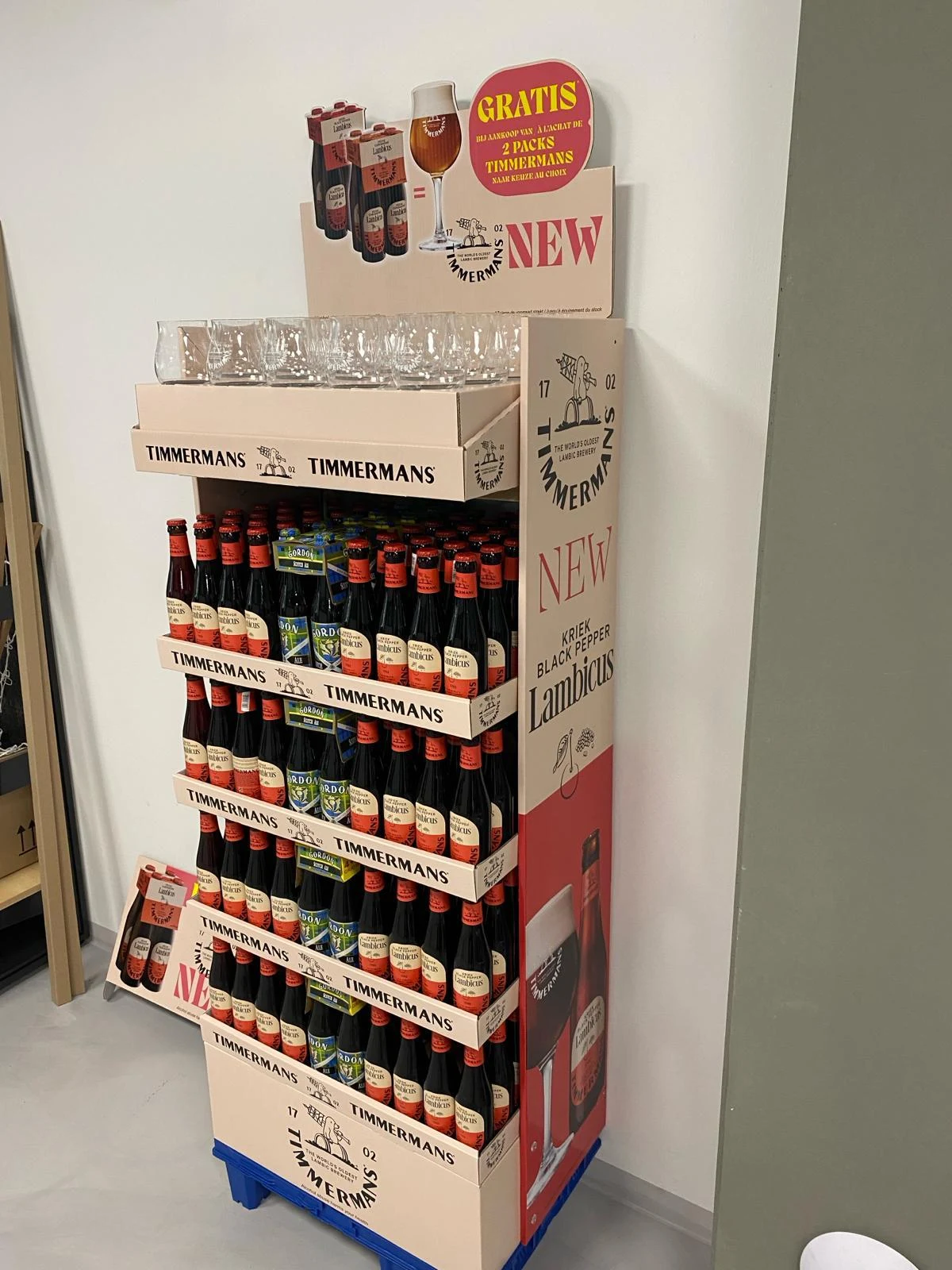 Timmermans — Side view and branded panels