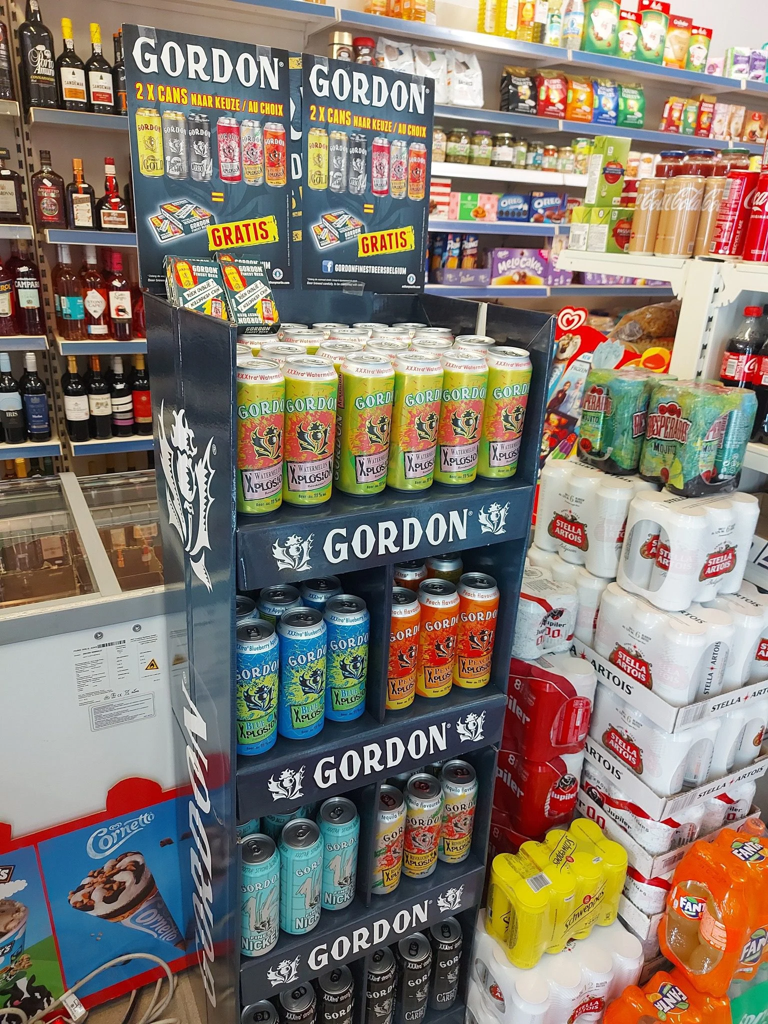 Gordon — Detail of the blue display for cans