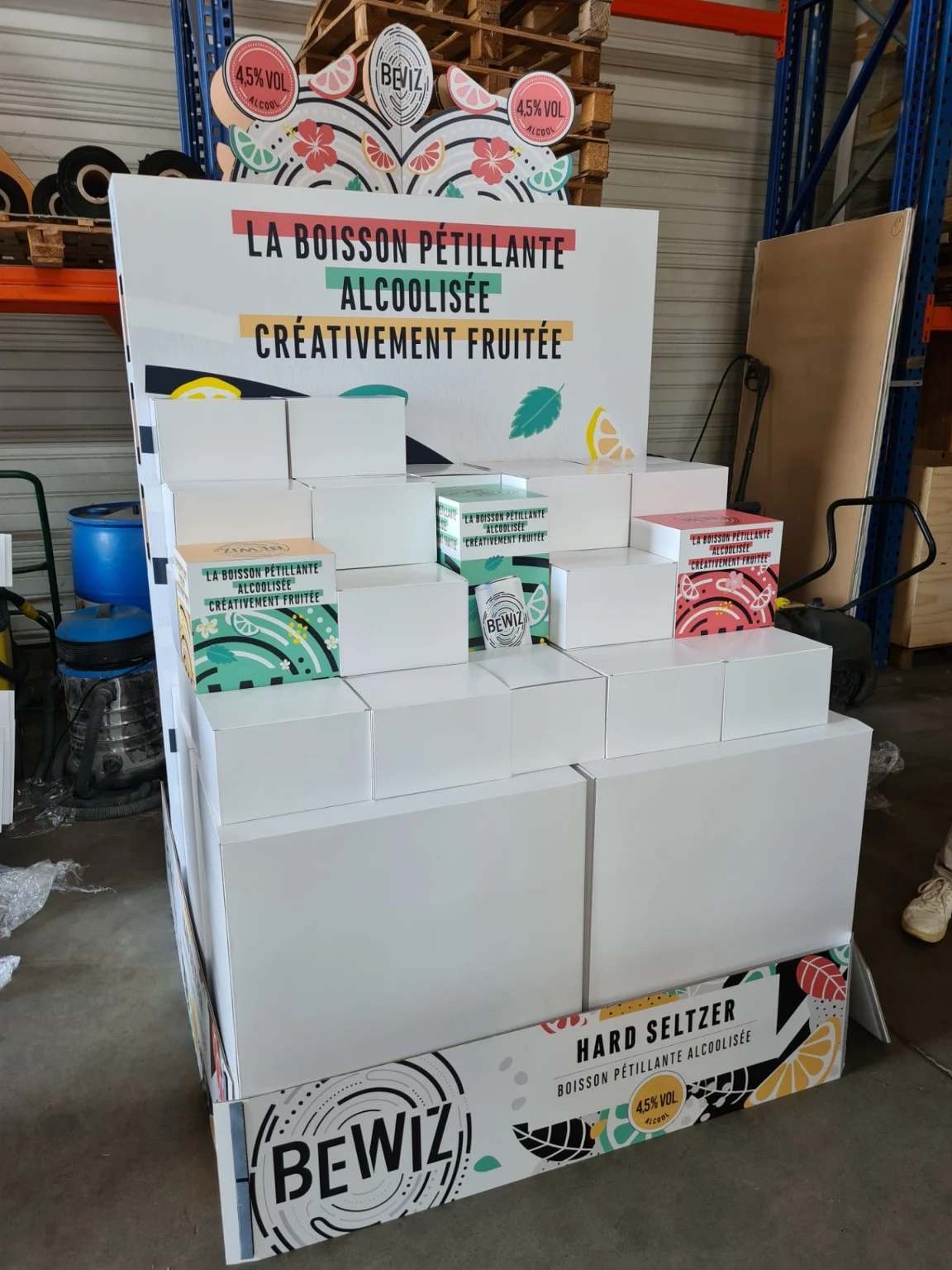 BeWiz — Cardboard island photographed in production