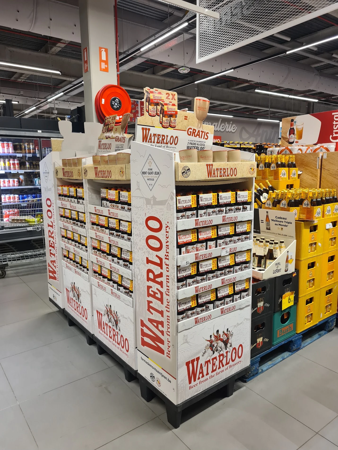 Waterloo — Promotional island in store