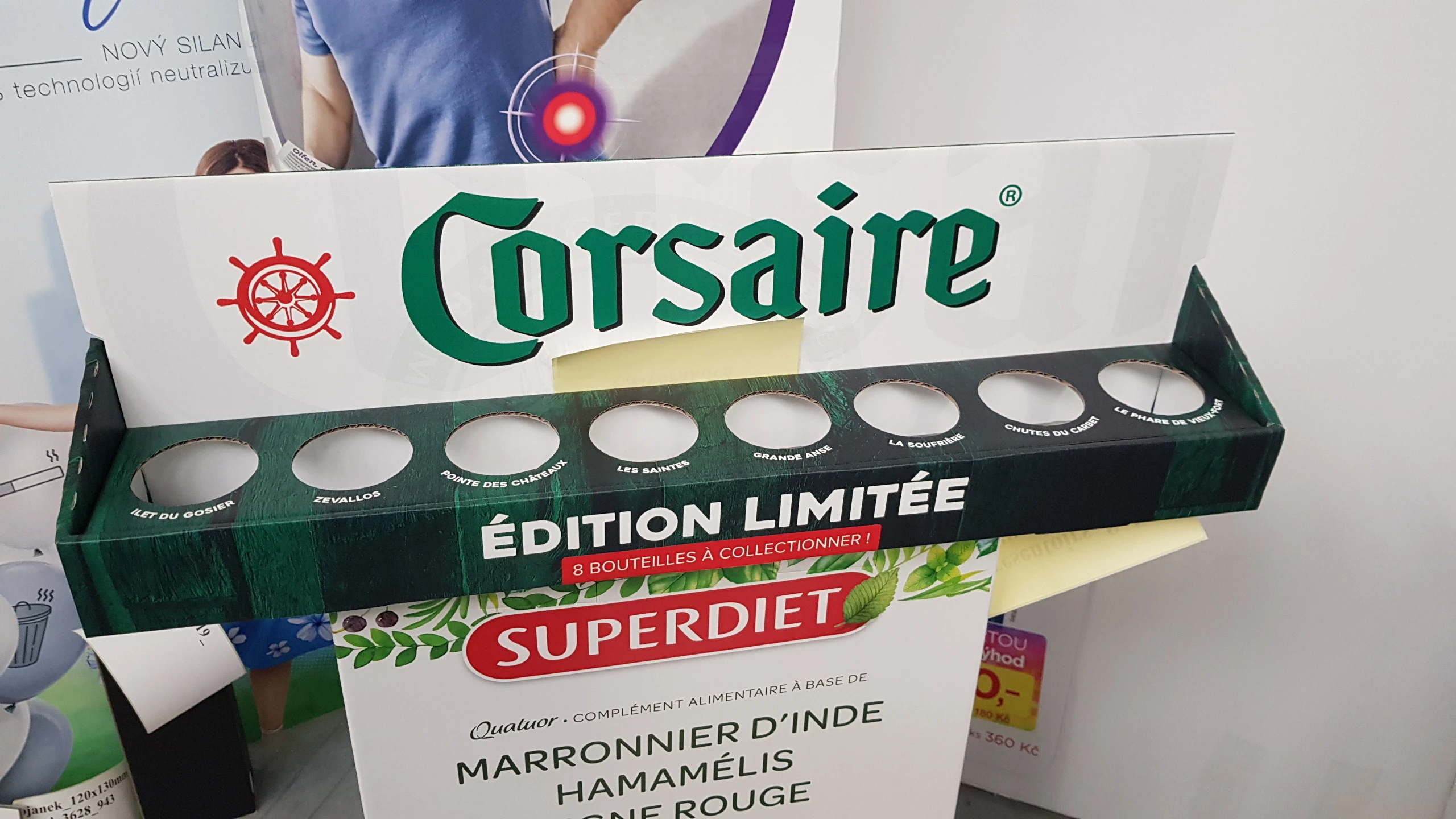 Corsaire — Counter display for eight bottles