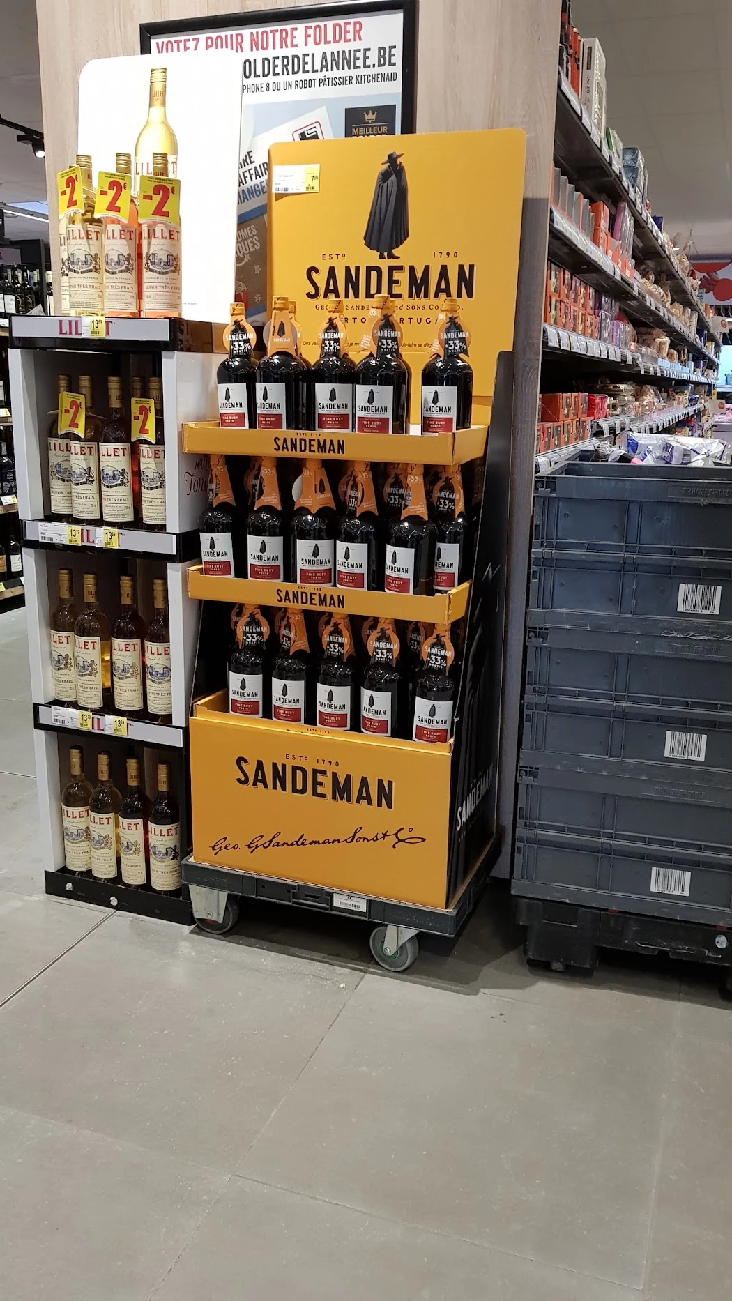 Sandeman · Lillet — Floor displays in a retail setting