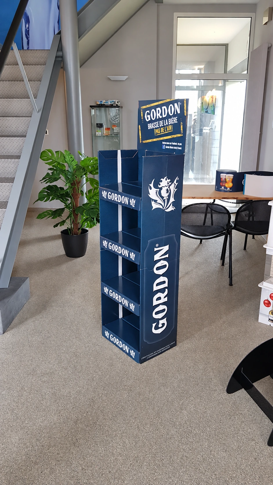 Gordon — Floor display — front and side view