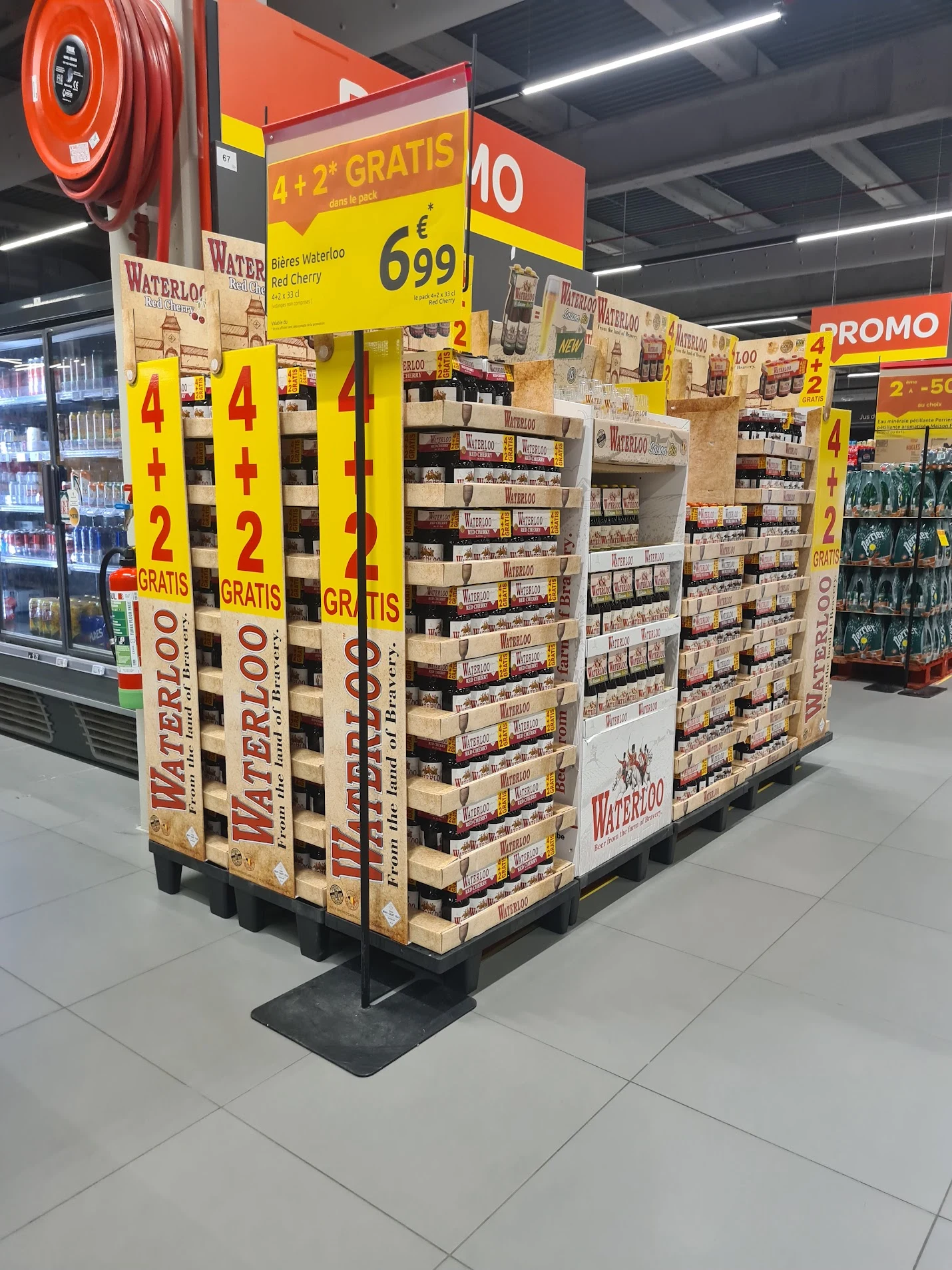 Waterloo — Promotional island in store