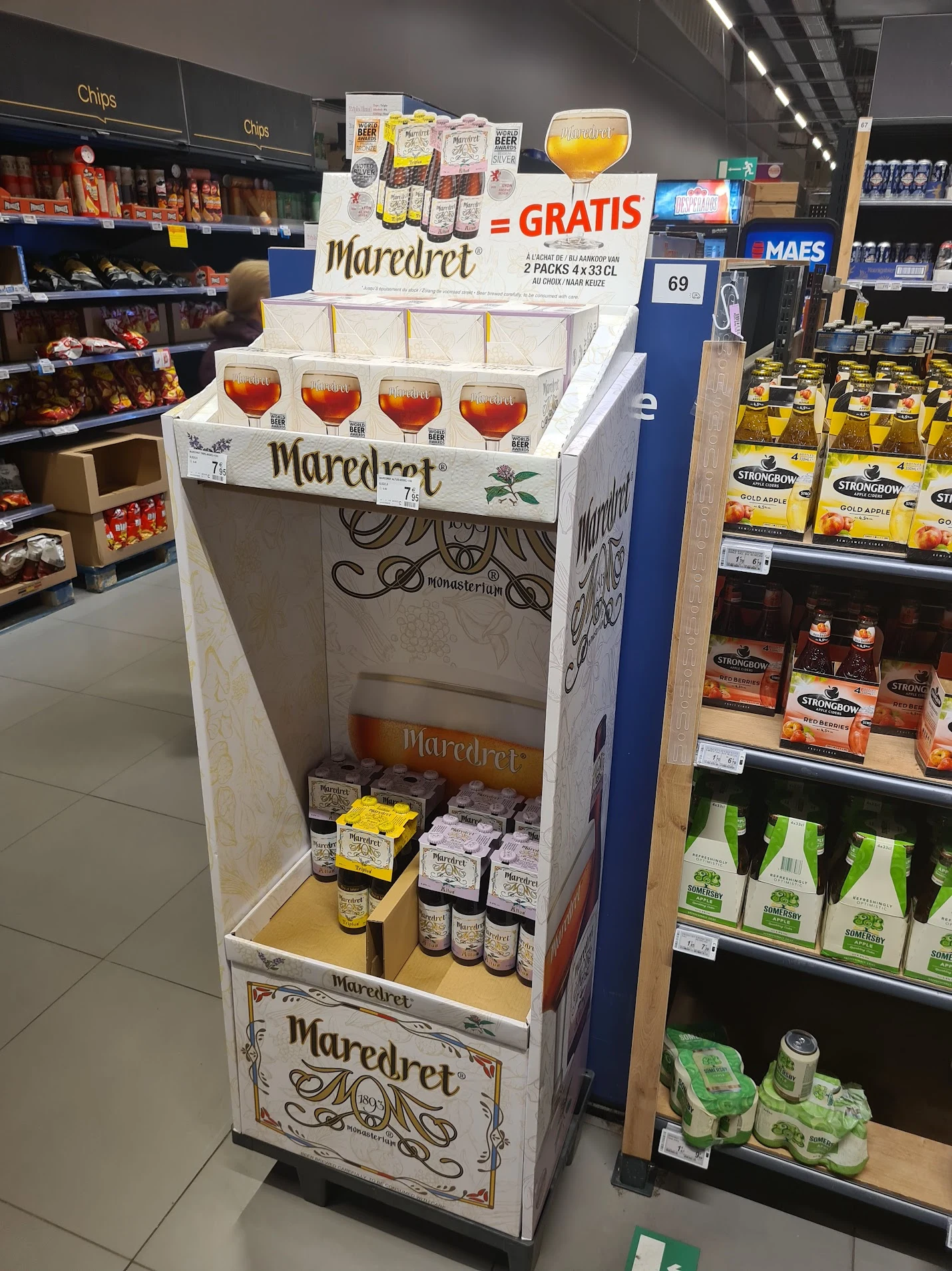 Maredret — Complete display with glass tray